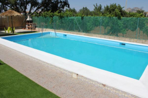 Huerta Espinar - Casa rural con piscina privada, Archidona